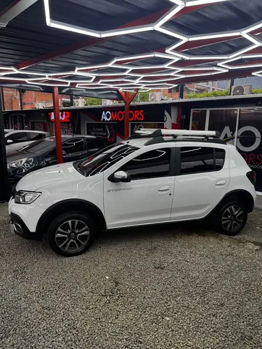 Renault Stepway 1.6 Intense Automática