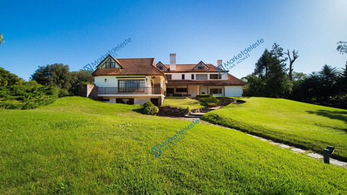 Mansion En El Golf