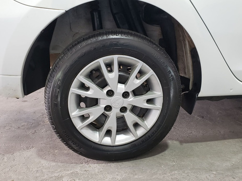 Imagem 5 de 15 de Renault Logan 1.0 12v Sce Authentique