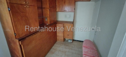 Apartamento Con Gran Potencial Para Remodelar!! 25-24271
