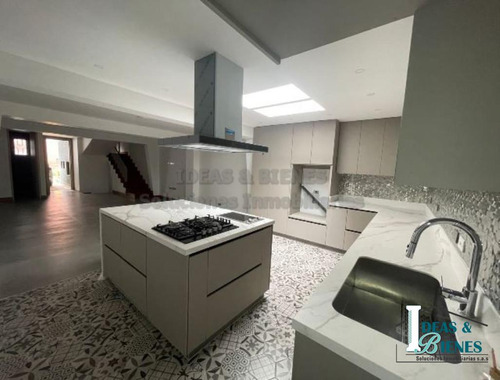 Apartamento En Venta Medellín Loma Los Balsos