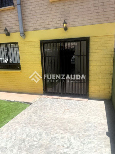Casa Familiar En Venta De 4d 4b En Ciudad Satelite Maipú