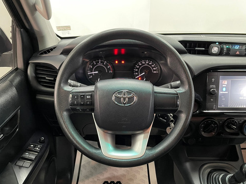 Toyota Hilux 2.7 SR Doble Cabina Mt