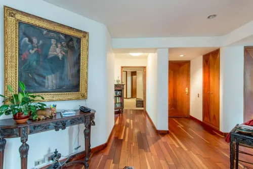 Apartamento En Arriendo En Los Rosales. Cod A12562
