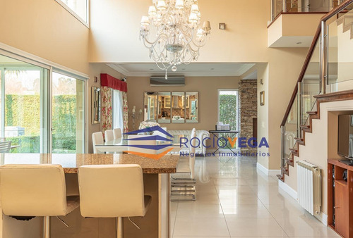 Imagen 12 de 30 de Casa En Venta En Campos De Alvarez