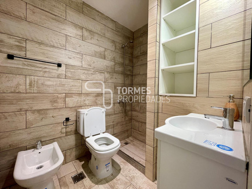 Imagen 25 de 30 de Tour Virtual Departamento En Venta 2 Ambientes Con Balcón Saliente - Plaza Colon Mar Del Plata