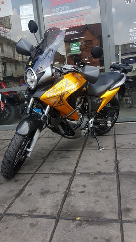 Imagen 12 de 15 de Honda Transalp Permuto Qr Motors