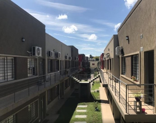 Imagen 2 de 11 de Departamento En Venta En Complejo San Juan