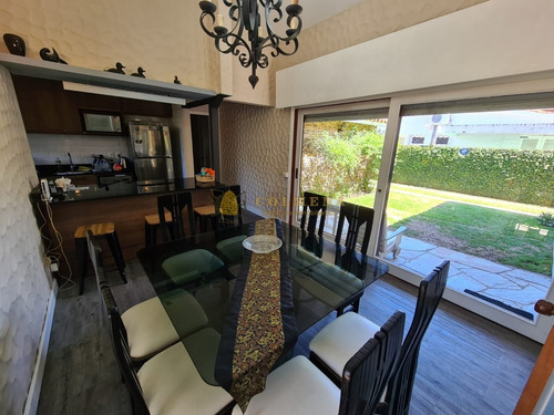 Casa En Venta Y Alquiler En Mansa, Muy Bien Ubicada, 4 Dormitorios. - Ref: 3527