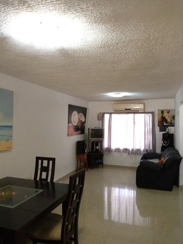 Townhouse En La Urbanización Samanes De Betania I, Charallave.