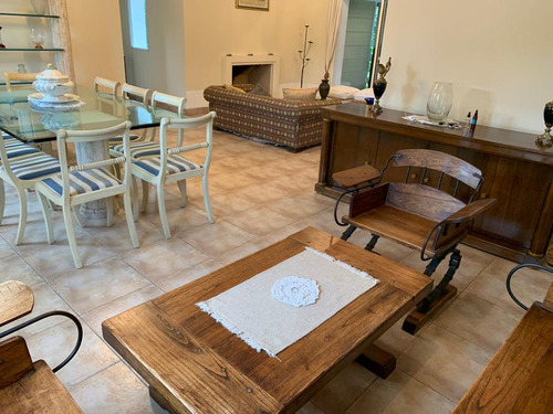 Casa En Venta En Altos De Las Condes, Pilar