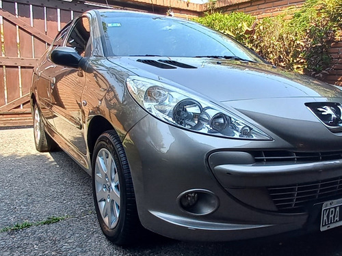 Imagen 3 de 12 de Peugeot 207 2012 1.4 Sedan Hdi Xt