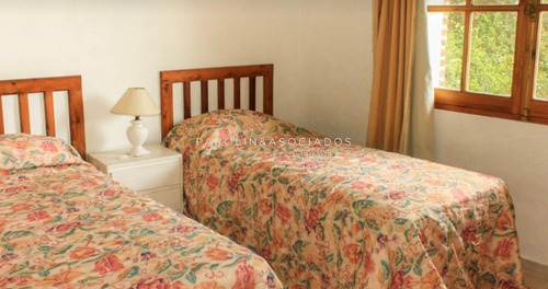 Casa En Venta Y Alquiler De 5 Dormitorios En Punta Del Este - Ref: 3816