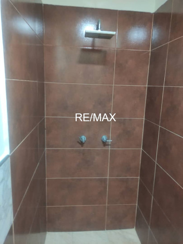 Venta Hermoso Th En Urbanizacion Asocibal Norte, Carenero, Higuerote