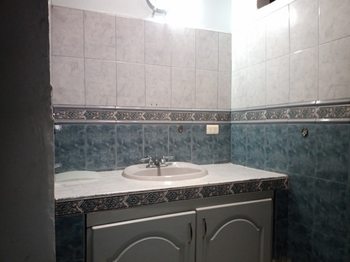 Imagen 5 de 9 de Venta De Casa Ampliada En La Urb. Montañita Cabudare Rpaiva