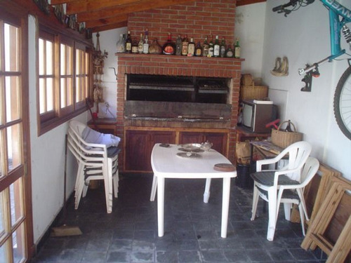 Imagen 17 de 17 de Amplio Chalet En Excelente Zona En La Ciudad