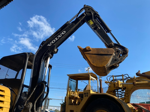Imagem 2 de 15 de Mini Escavadeira Volvo Ec35c Ano 2011