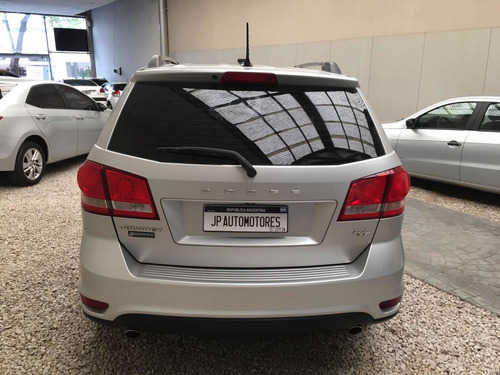 Imagen 6 de 15 de Dodge Journey 2013 3.6 R/t 286cv
