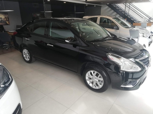 Nissan Versa V-drive Automático