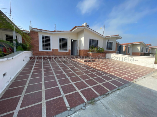 Casa En Venta En Urb Terraza De Ensenada R E F  2 - 4 - 5 - 4 - 1 - 1  Mehilyn Perez