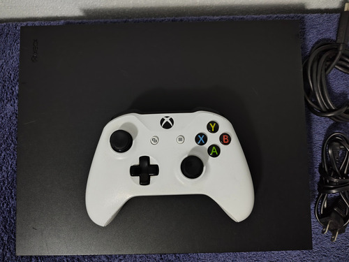 Xbox One X 1tb Con Control Y Cables Detalles Envio Gratis Negro (Usado)