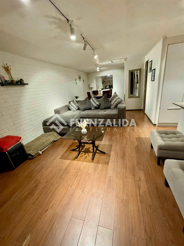 Casa En Venta De 3 Dorm. Con 140 Mt2 De Terreno En Maipú