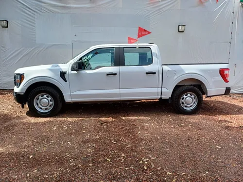 Ford F-150 3.3 XL Doble Cabina V6 4x2 At