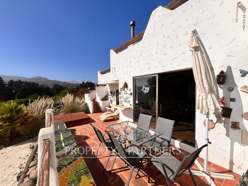 Espectacular Casa Mediterranea En Condominio Conso...