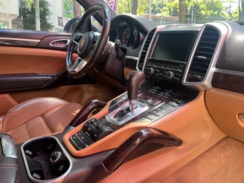 Porsche Cayenne 4.8 Turbo At