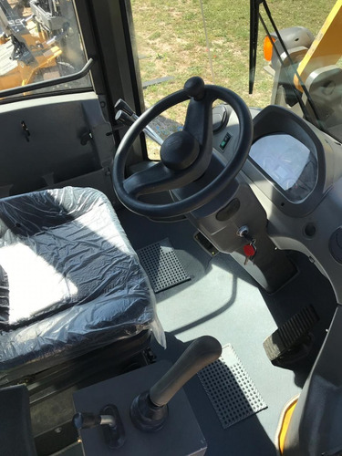 Imagen 5 de 15 de Palas Cargadoras Pauny De 1m3 A 3m3, 87hp/220hp