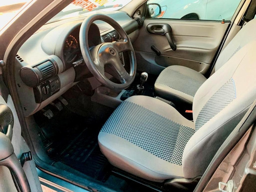 Imagem 8 de 15 de Chevrolet Classic 1.0 Mpfi Vhce 8v Flex 4p Manual