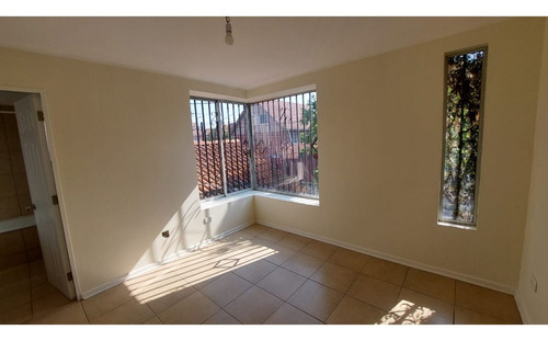 Casa Remodelada En Santo Tomás (4d-4b) - Quilicura