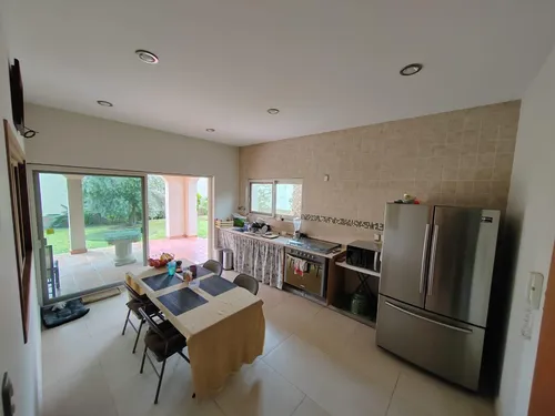 Casa En Venta En Frac. Hacienda Santa Fe, Leon, Gto. Justo Al Lado De La Universidad Iberoamericana