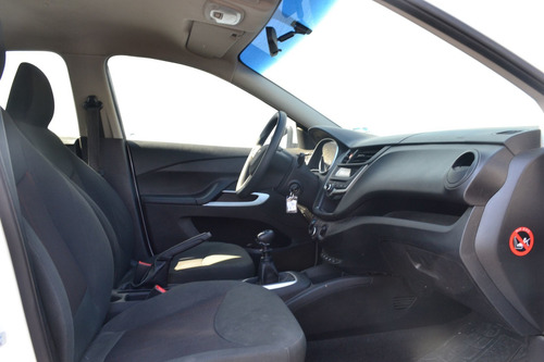 Imagen 6 de 11 de Chevrolet Aveo Ls 2020 Blanco