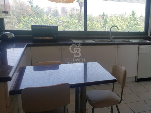 Amplios Espacios, Luz Natural Y Comodidad En Cada Rincón