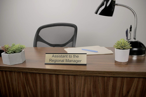 Assistant To The Regional Manager - Placa De Escritorio De 2