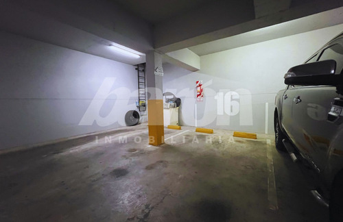 Cochera En Venta Sobre Av. Yrigoyen En Lomas De Zamora