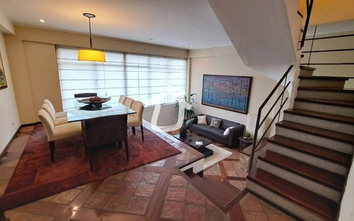 Imagen 2 de 14 de Excelente Town House Ubicado En Una De Las Zonas Más Agradables Del Municipio,