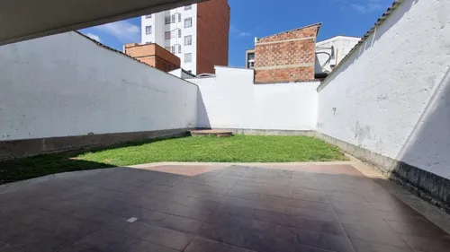 Casa Local Independiente Ubicada Entre Glorieta De Colombia Y Estacion Floresta