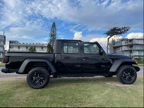 Imagen 5 de 12 de Jeep Gladiator Sport 4x4 2021