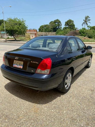 Hyundai Elantra Automático