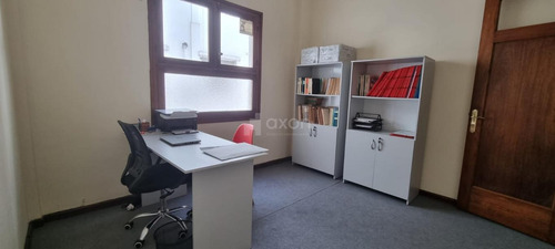 Imagen 9 de 21 de Alquiler De Oficina De Categoria En Ciudad Vieja