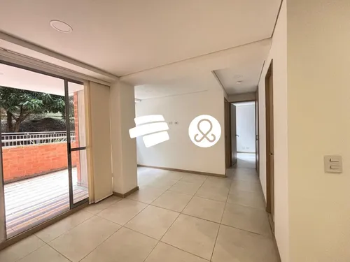 Vendo Apartamento En Itagüí, Con Terraza, A Dos Cuadras Del Parque Principal