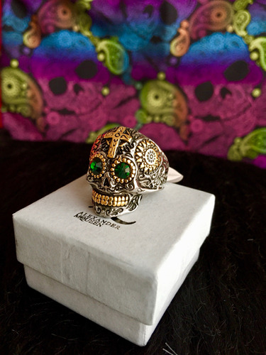 Anillo Calavera Ojos Verdes