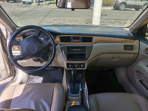 Imagen 8 de 10 de Mitsubishi Lancer