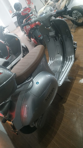 Imagen 7 de 25 de Scooter Electrico Vespa Sunra Litio Moto Electrica Retro