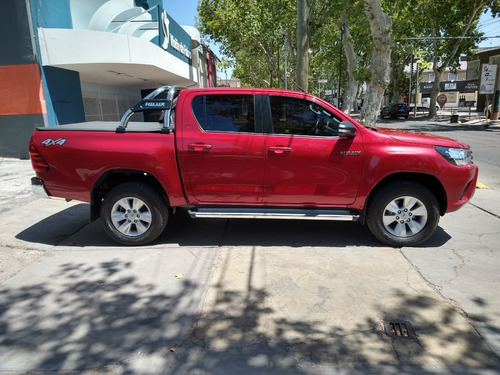 Imagen 5 de 10 de Toyota Hilux Sr 4x4 2017
