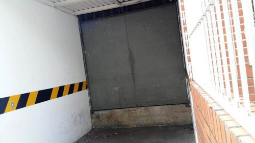Imagen 13 de 14 de Galpon, Deposito Y Oficinas. Los Chaguaramos 23-3597 Juan Villarroel 0416 6120354