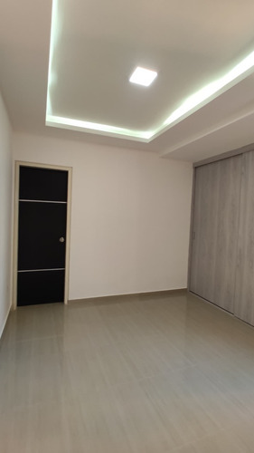 Se Alquila Apartamento A Estrenar En La Urb. Las Chimeneas, Res Montecarlo.jgcs