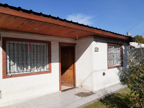 Imagen 3 de 12 de Vendo Casa Con Piscina Ideal Inversionistas-ezeiza-canning